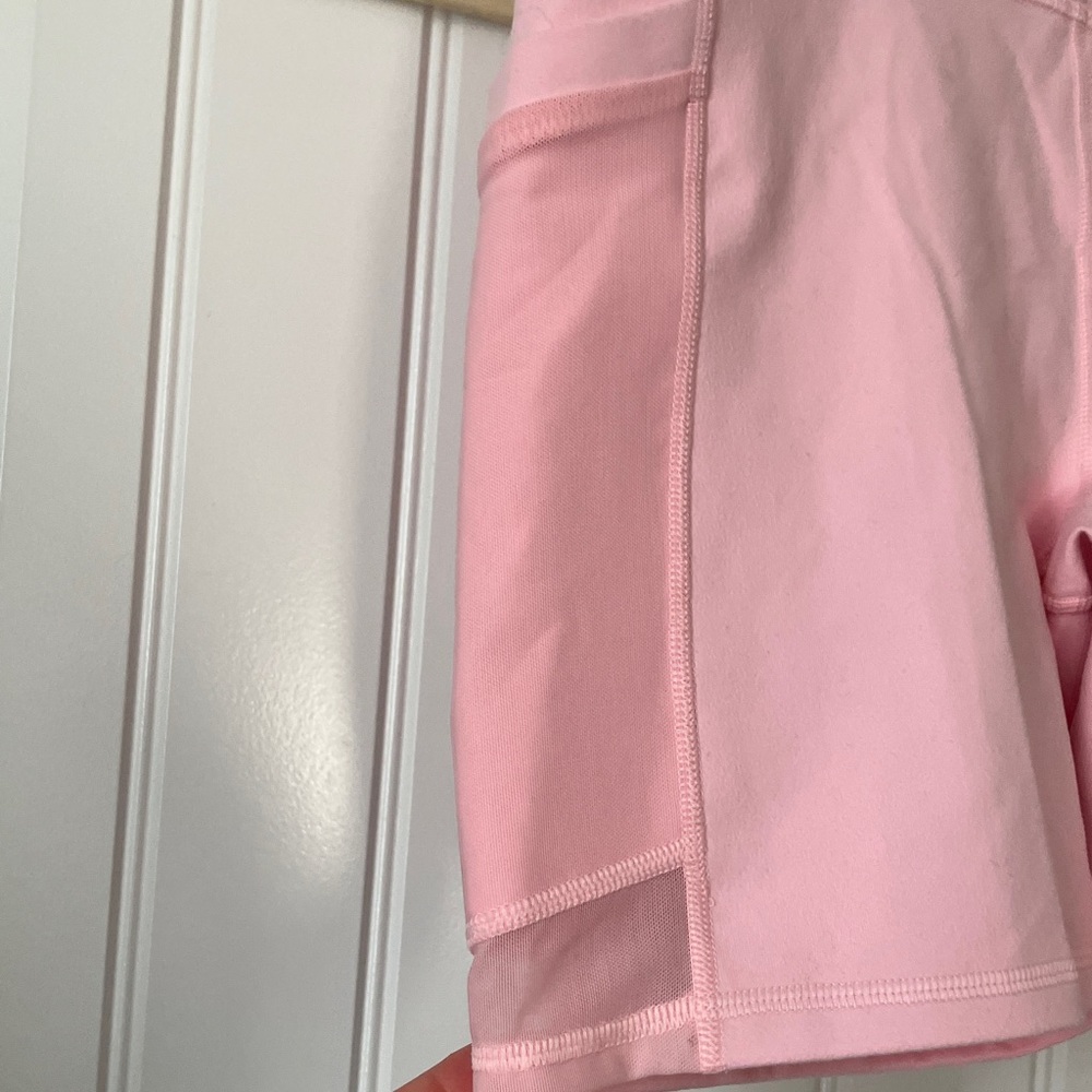 Fabletics High Waist On the Go 6” Pink Shorts - Picture 5 of 6